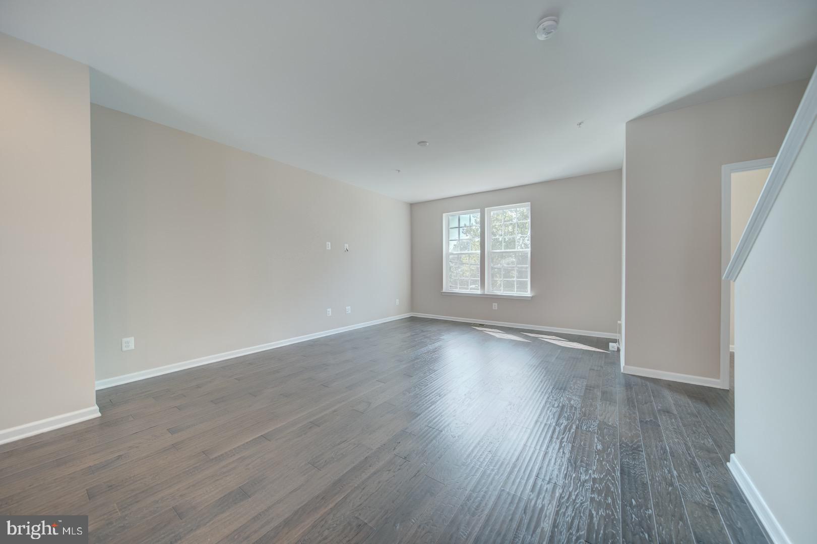 METRO POINTE - Residential