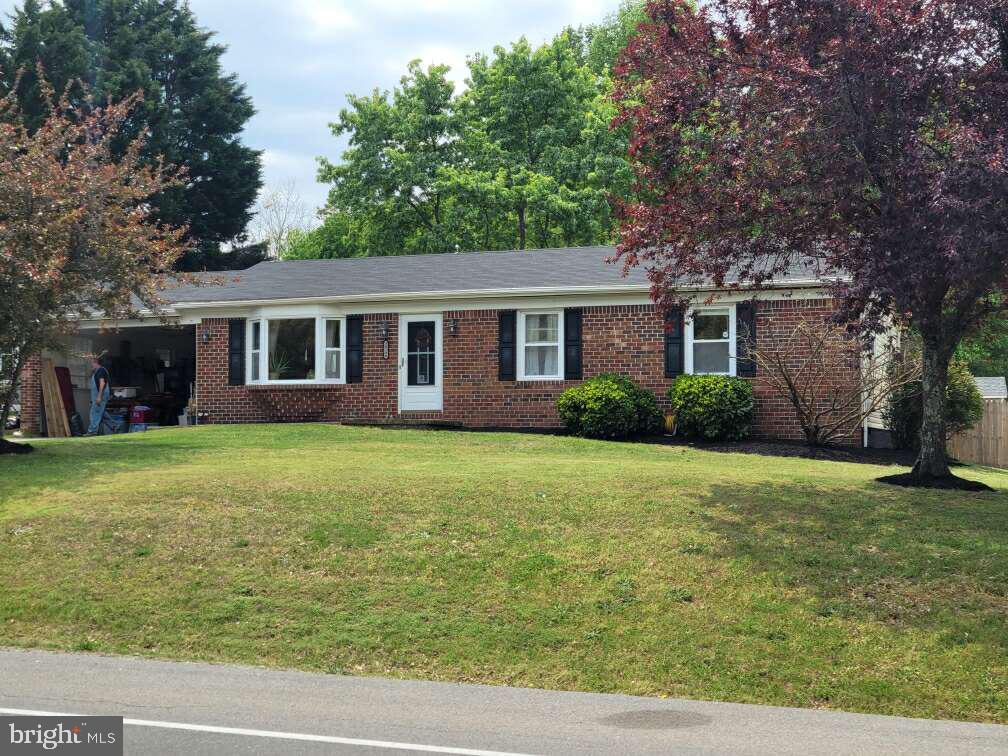 LAUREL RIDGE - Residential