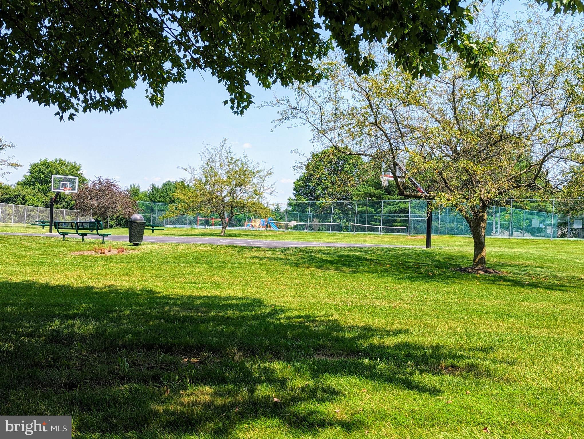 SOCIETY PL - Residential