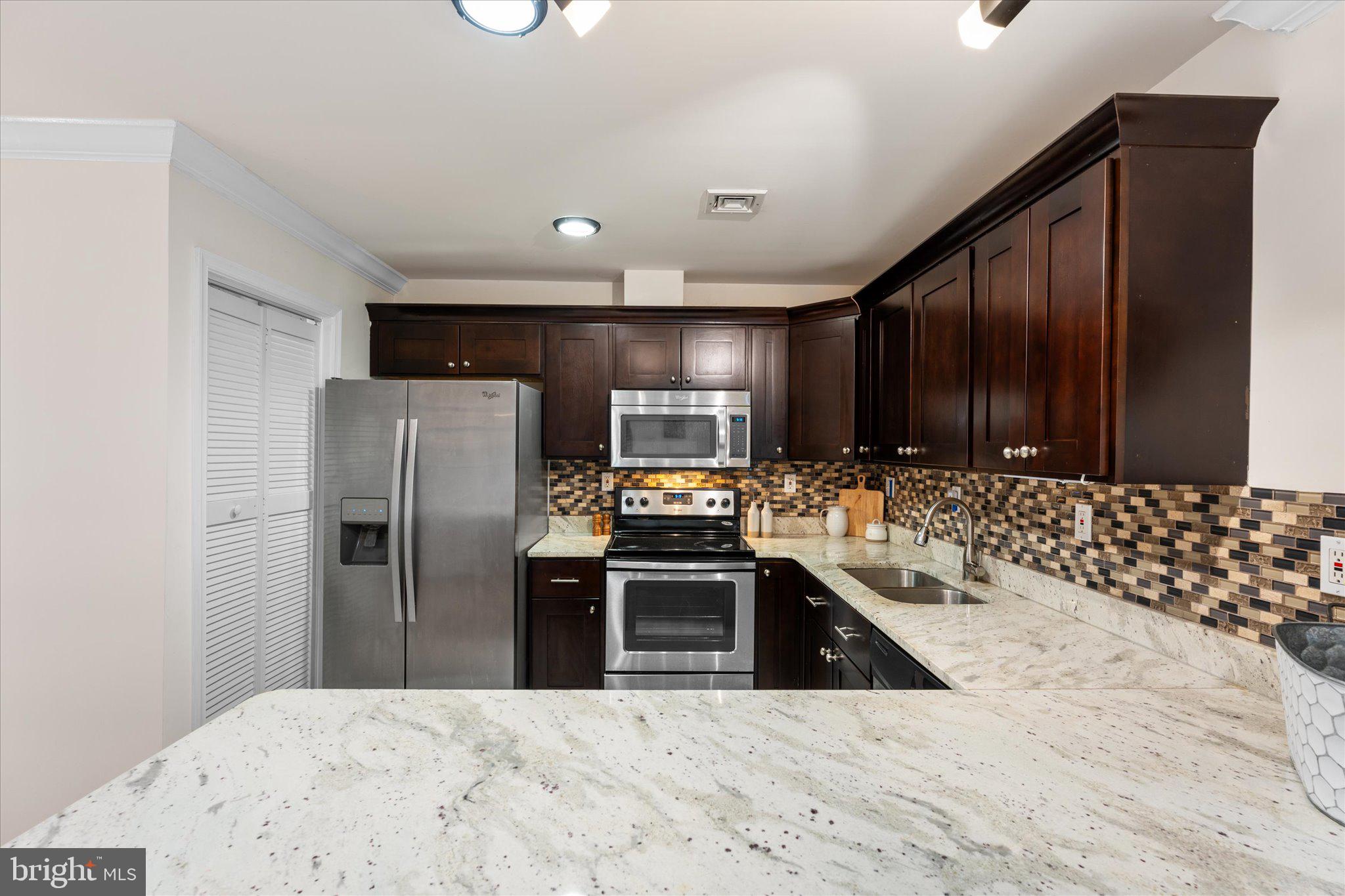 RESTON - Residential