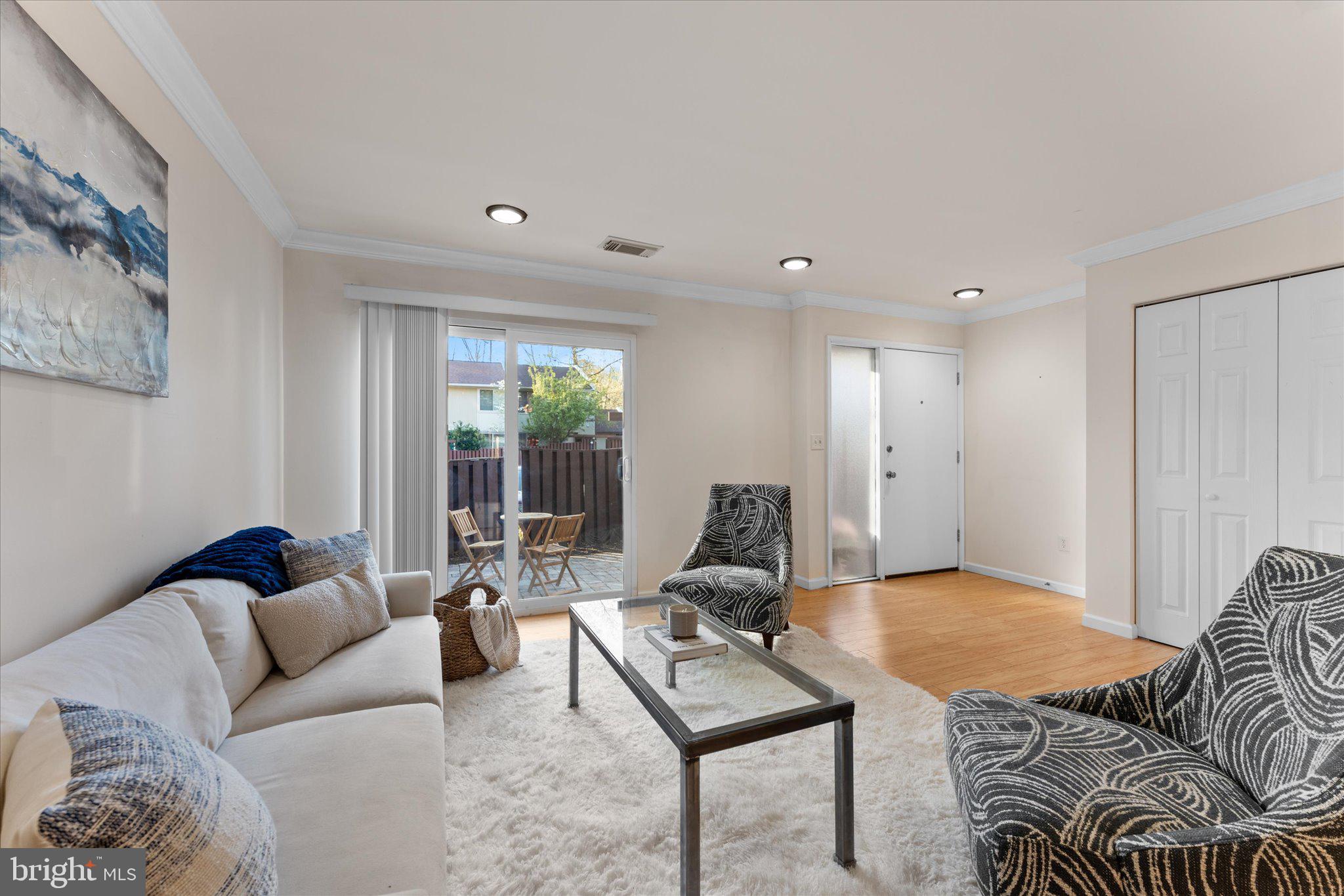 RESTON - Residential