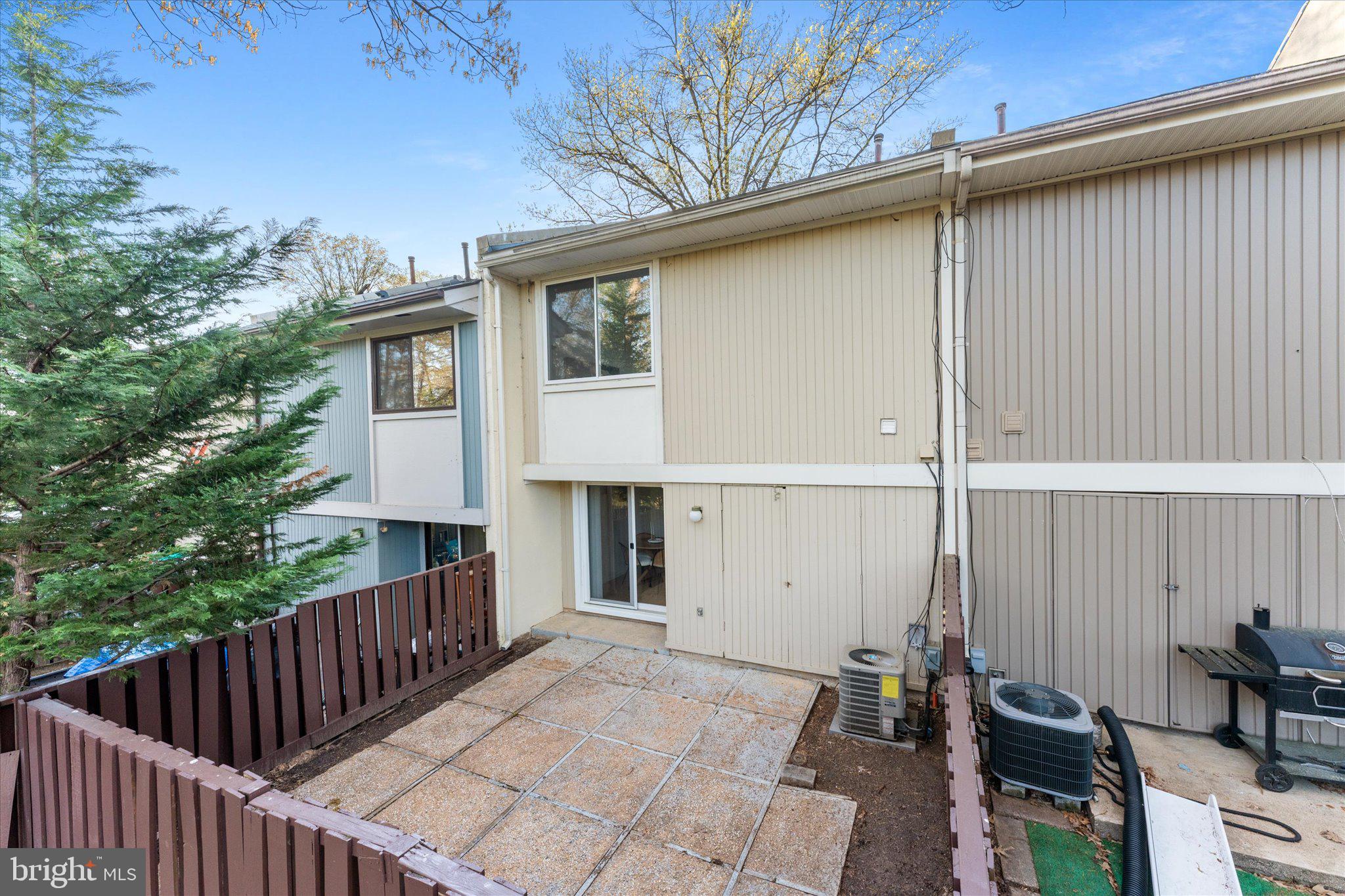 RESTON - Residential