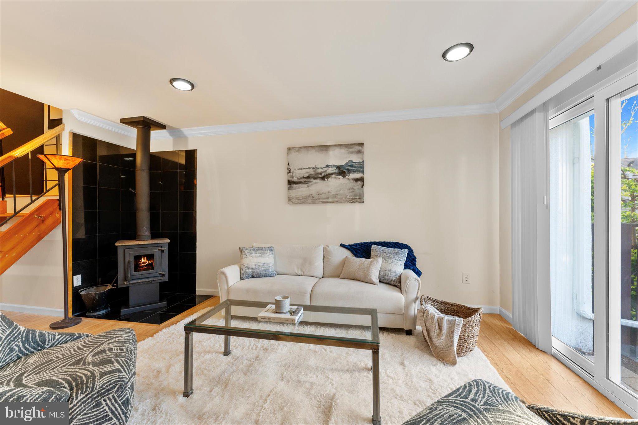 RESTON - Residential