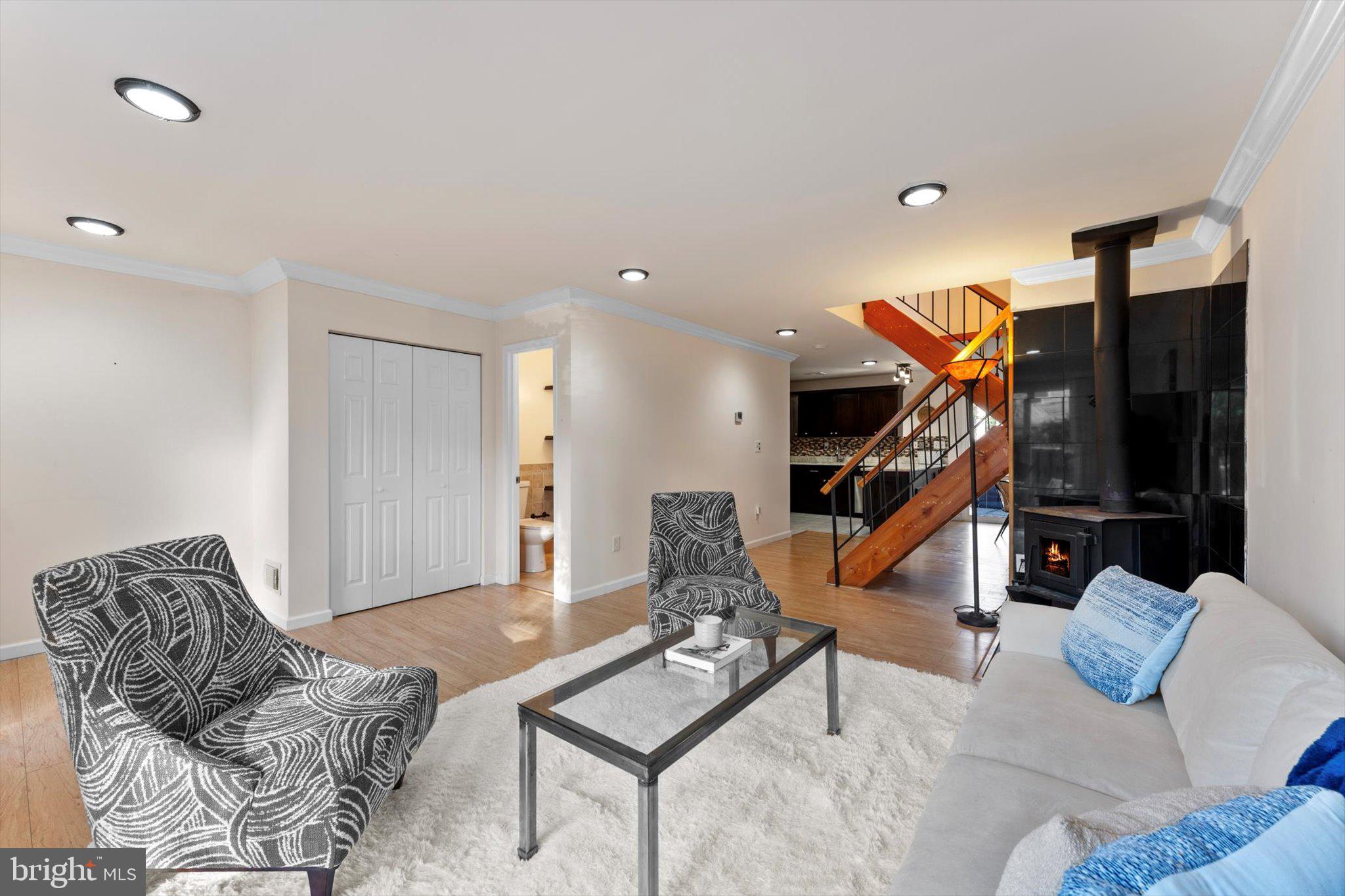 RESTON - Residential