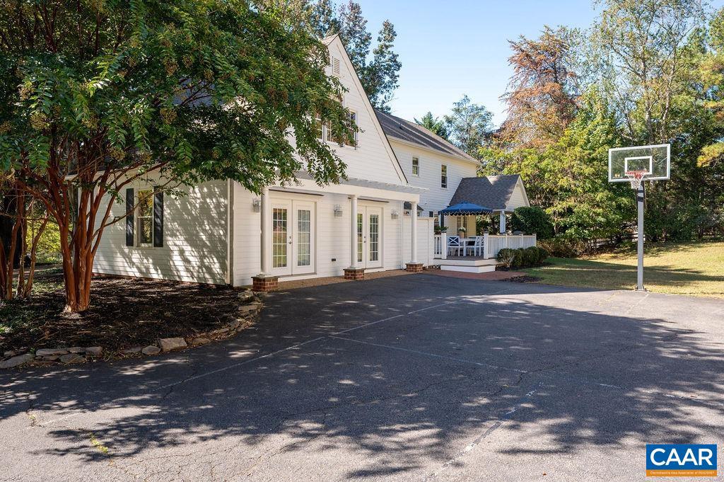 LEWIS HILLS - Residential