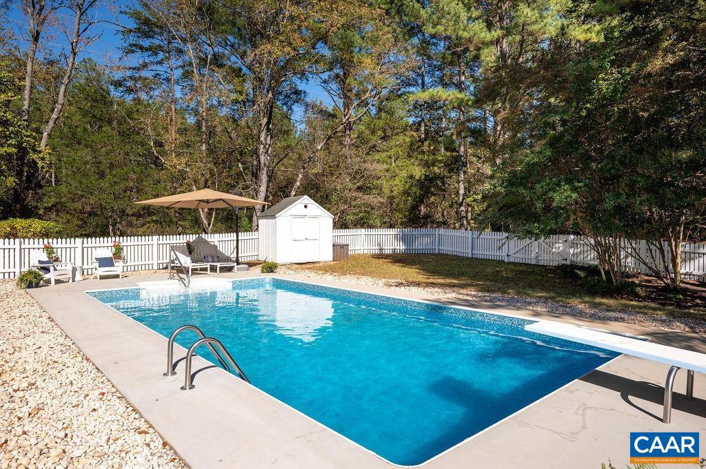 LEWIS HILLS - Residential