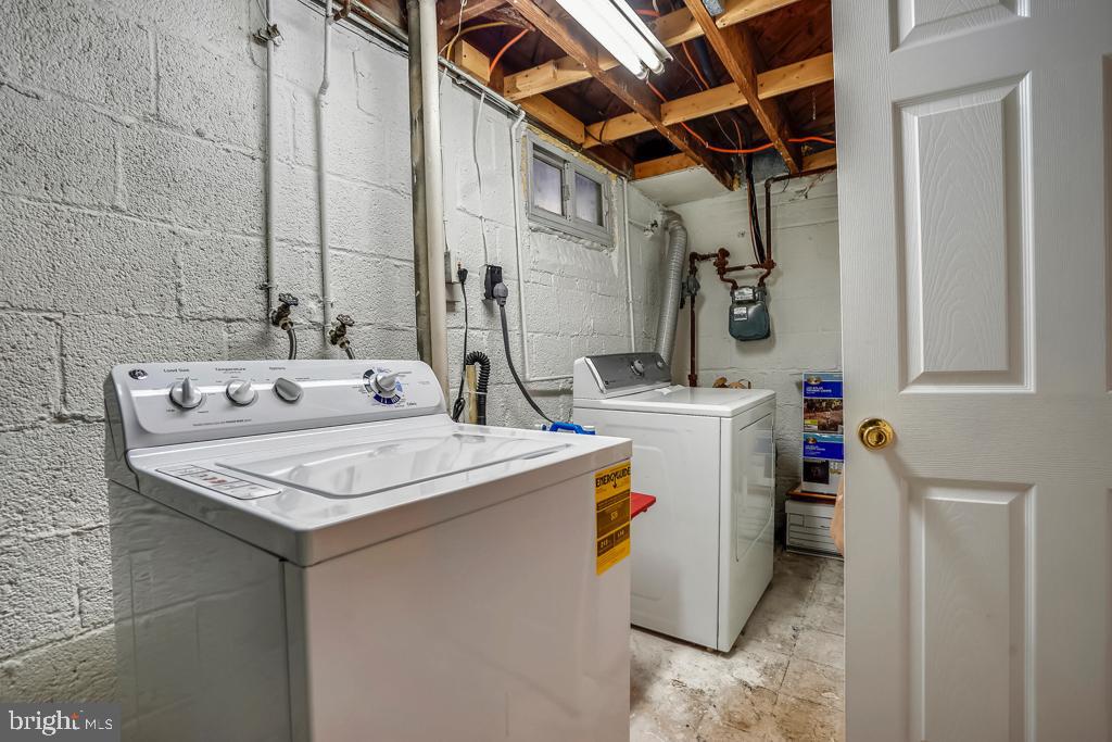 HUNTINGTON - Residential Lease