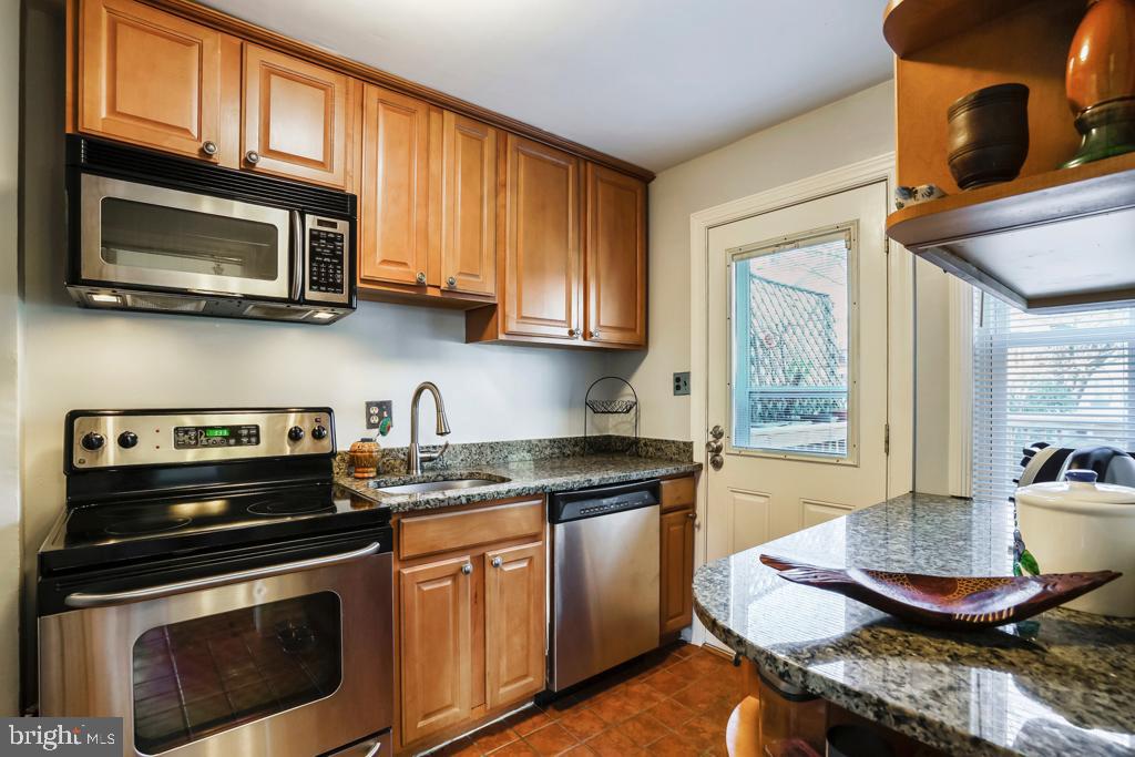 HUNTINGTON - Residential Lease