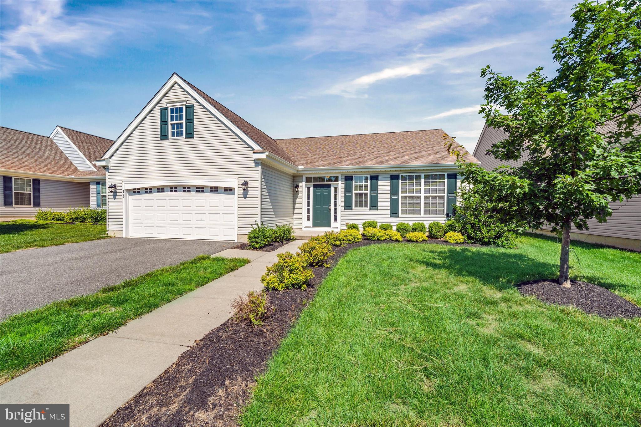 125 E CLARENDON DRIVE