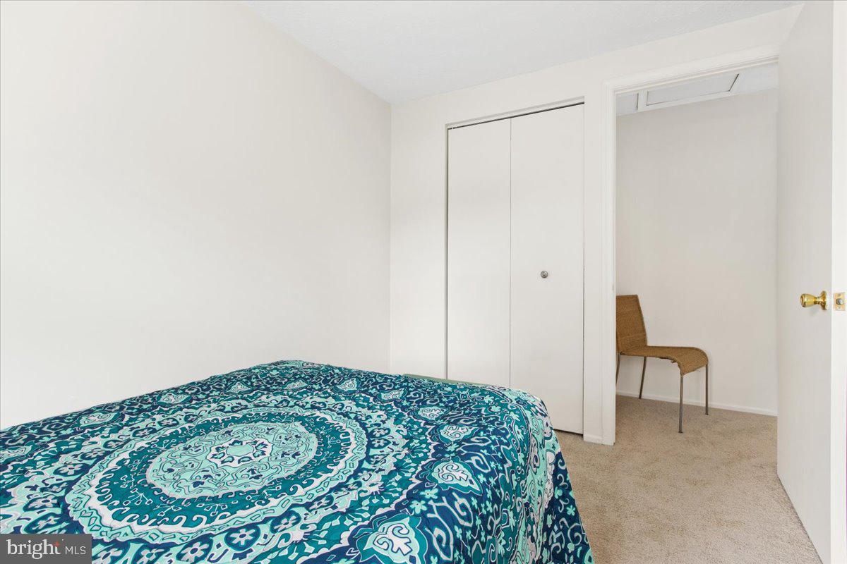 WHISPERING WOODS - Residential