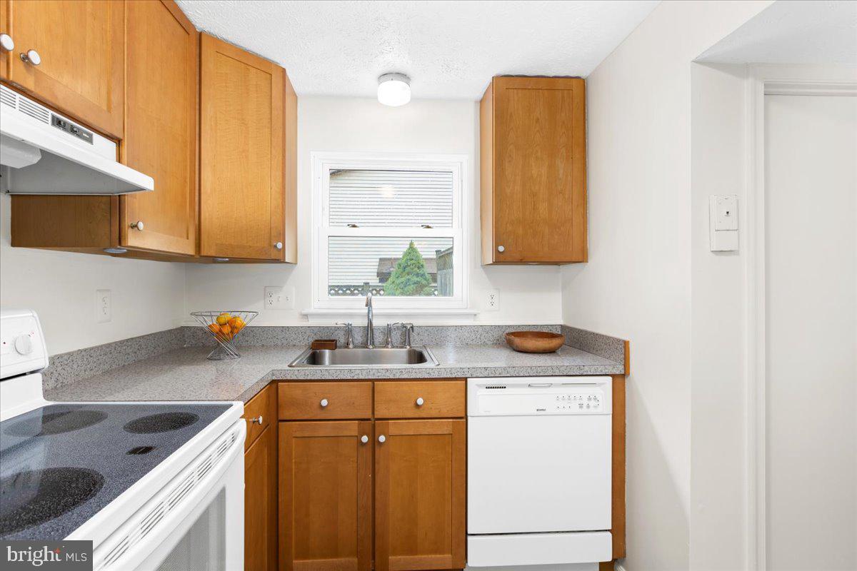 WHISPERING WOODS - Residential