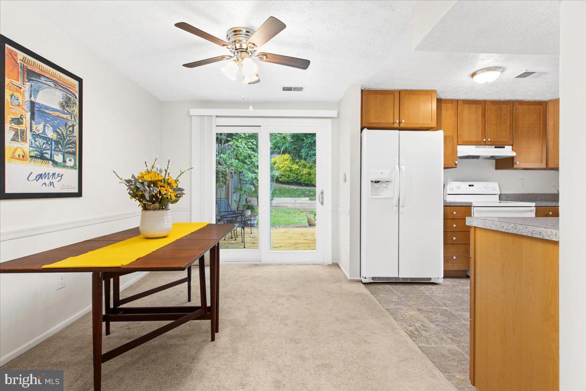 WHISPERING WOODS - Residential