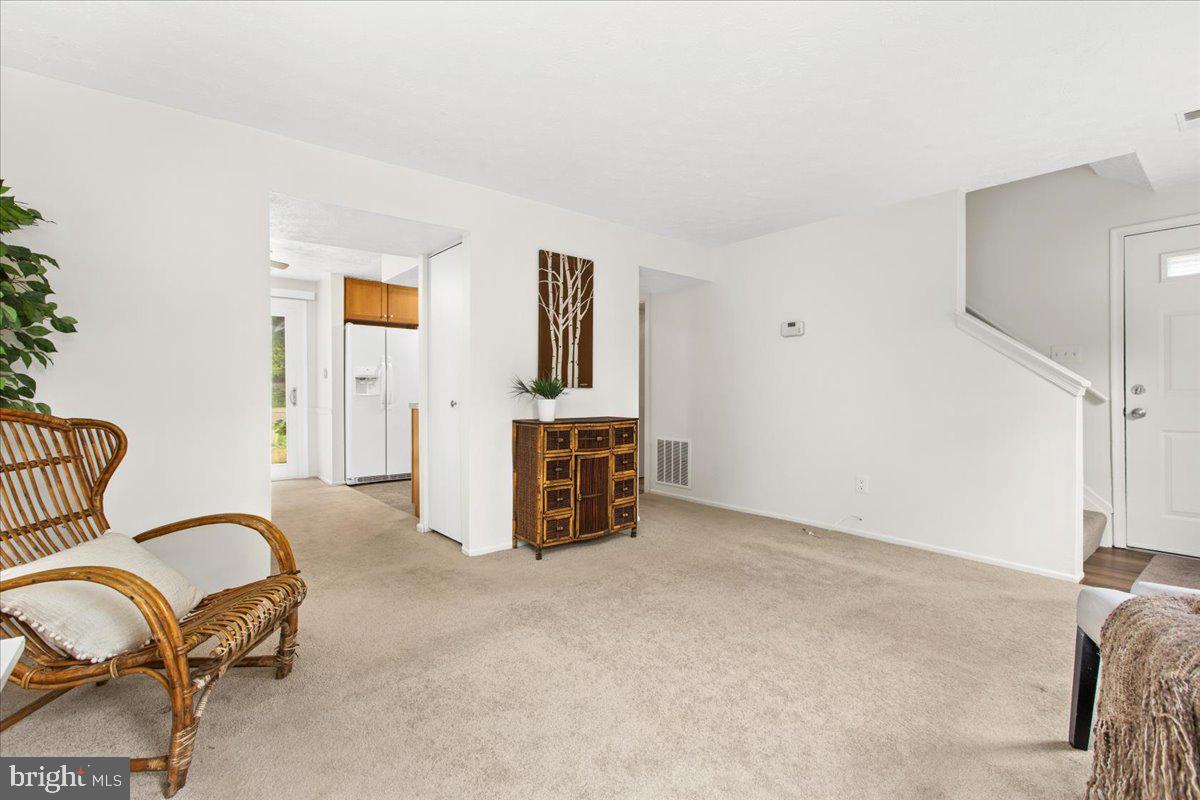 WHISPERING WOODS - Residential