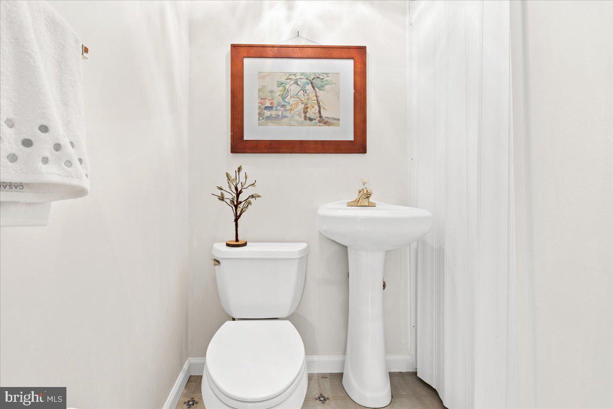 WHISPERING WOODS - Residential