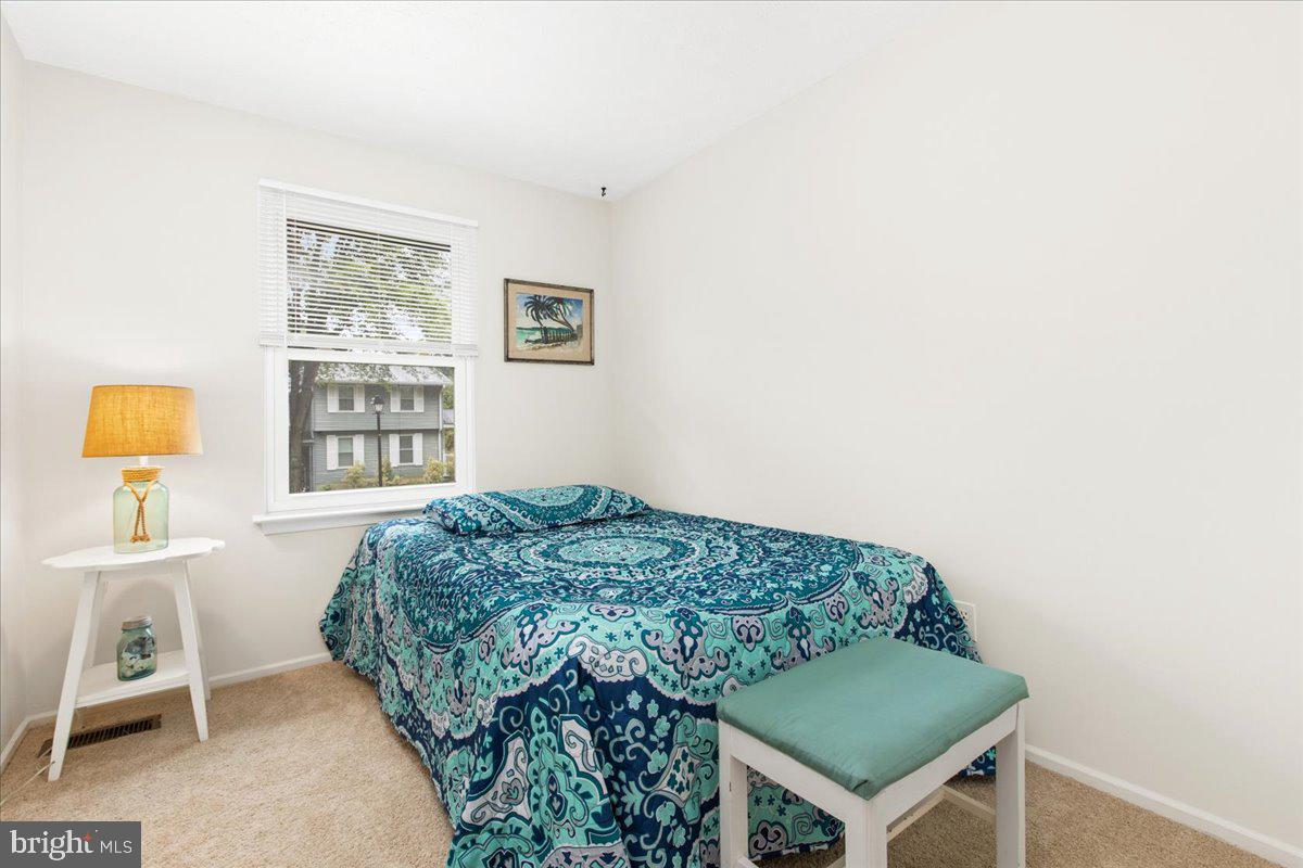 WHISPERING WOODS - Residential