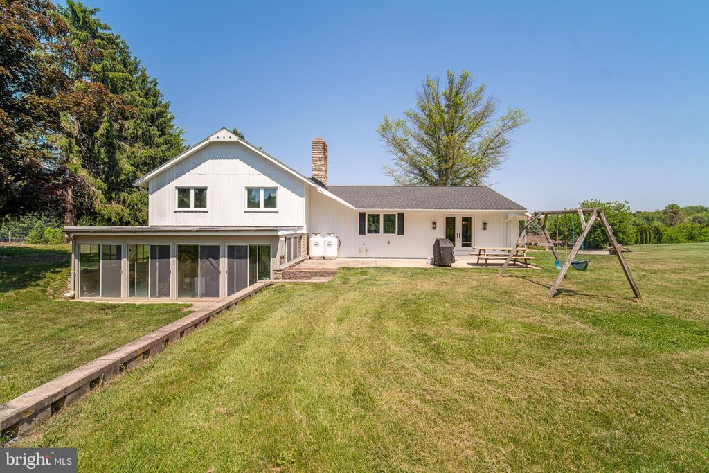 Photo of 49 Willow Creek Road, WRIGHTSVILLE, PA 17368 (MLS # PAYK2103370)