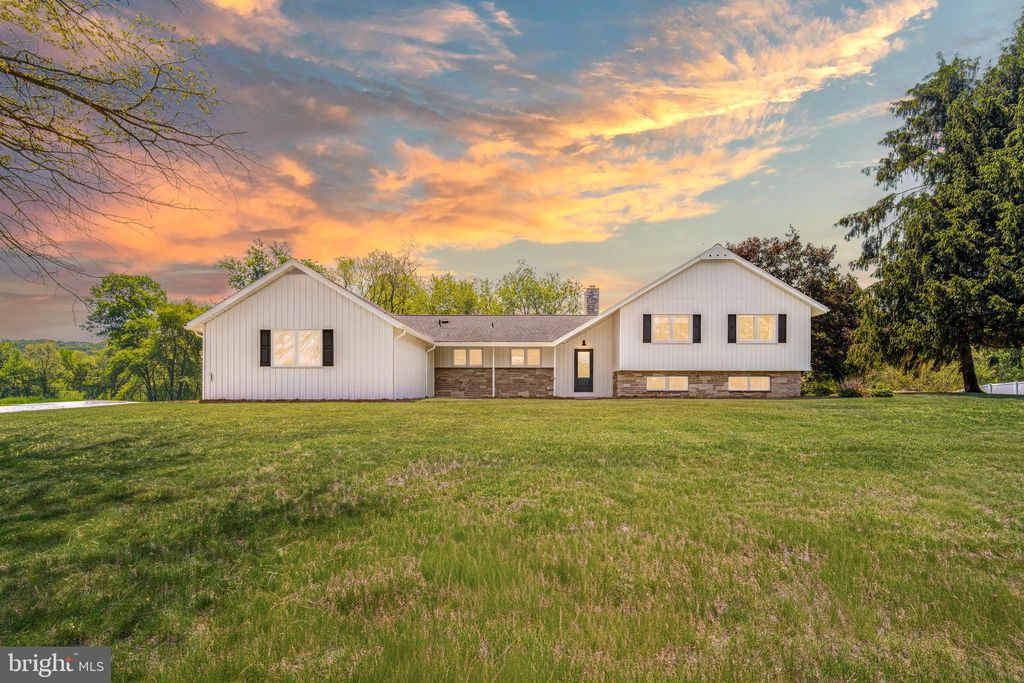 Photo of 49 Willow Creek Road, WRIGHTSVILLE, PA 17368 (MLS # PAYK2103370)