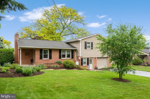 Photo of 291 Rolling Terrace, Leola, PA 17540 (MLS # PALA2051082)