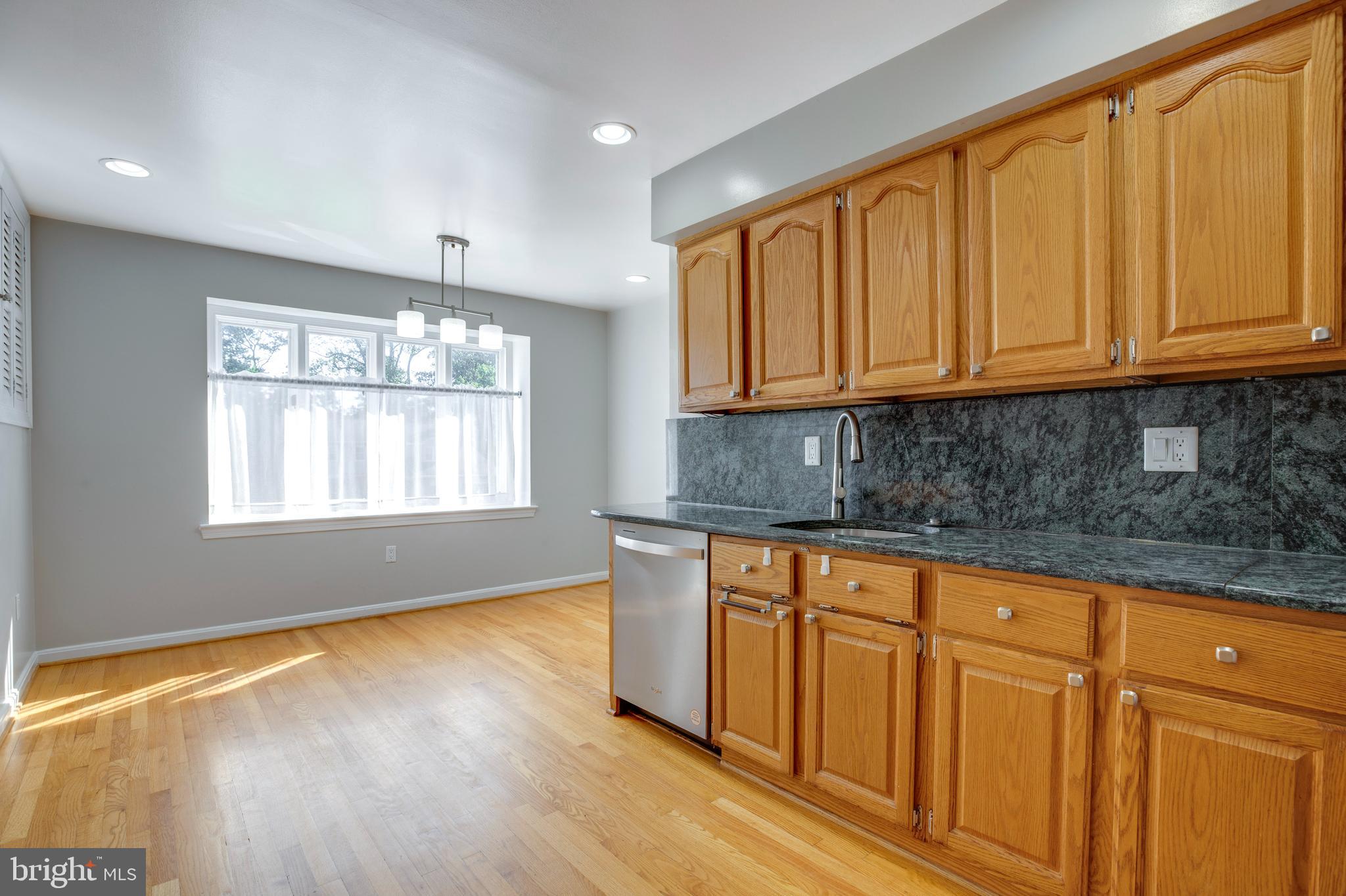 THE OAKS AT MCLEAN - Residential Lease