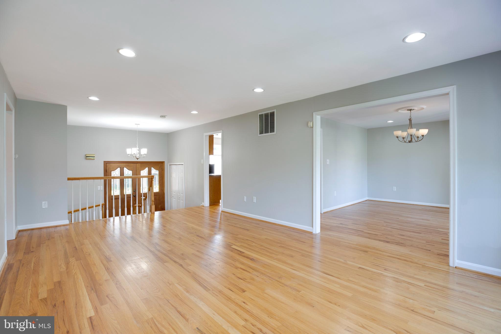 THE OAKS AT MCLEAN - Residential Lease