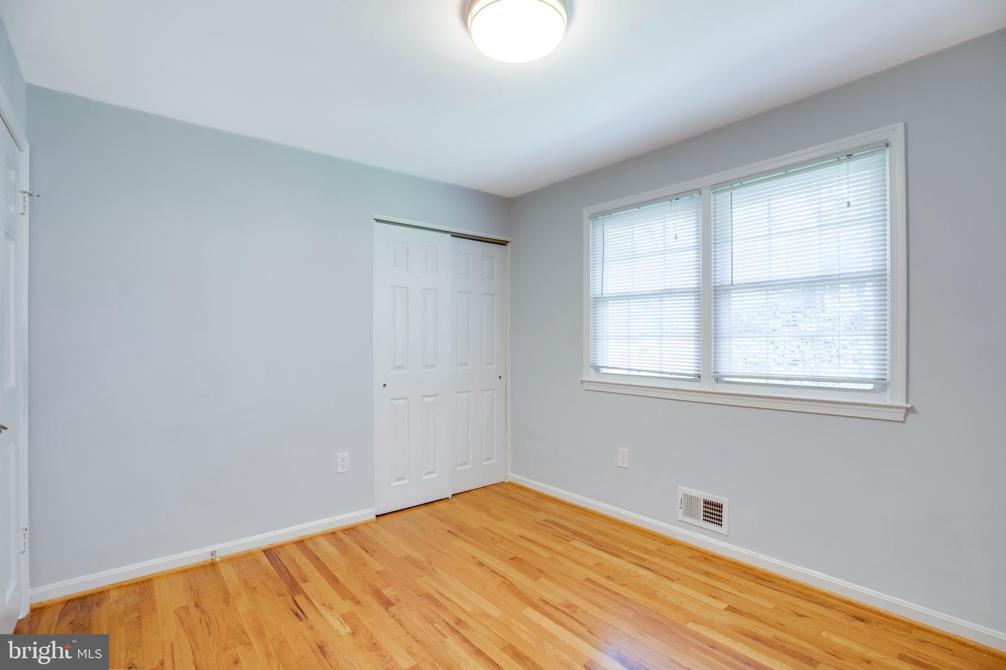 THE OAKS AT MCLEAN - Residential Lease