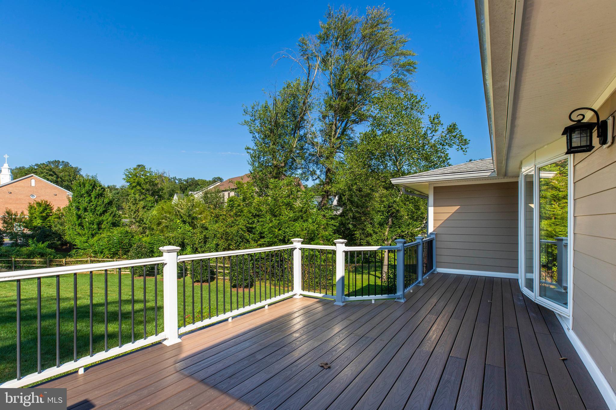 THE OAKS AT MCLEAN - Residential Lease