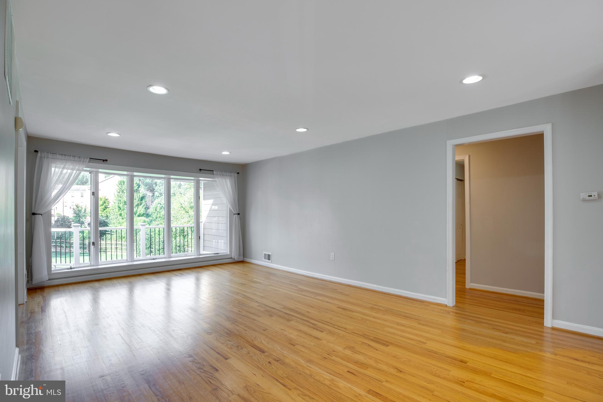 THE OAKS AT MCLEAN - Residential Lease