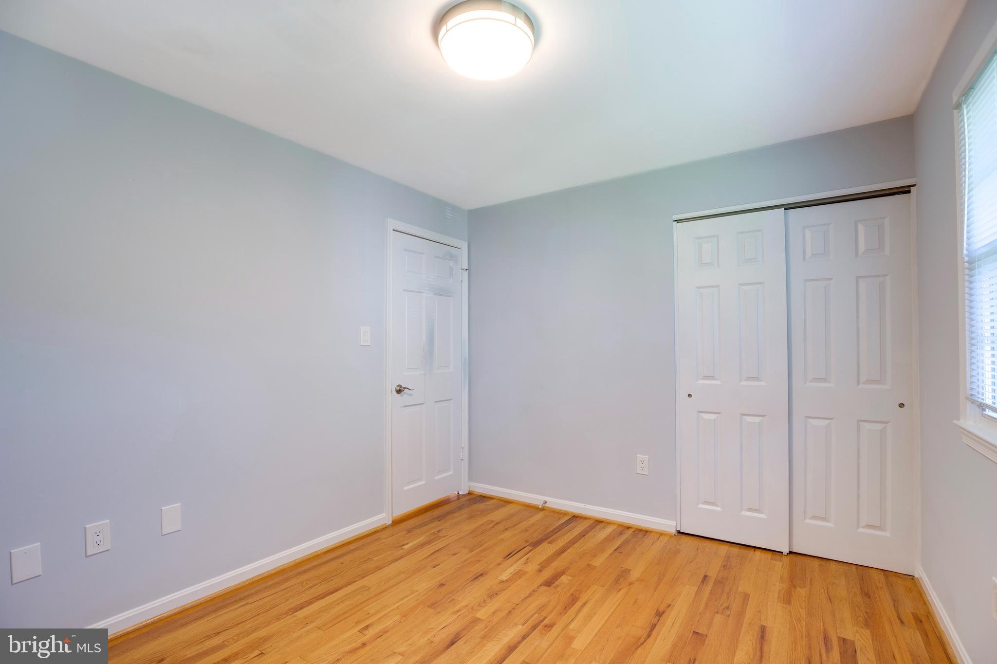 THE OAKS AT MCLEAN - Residential Lease