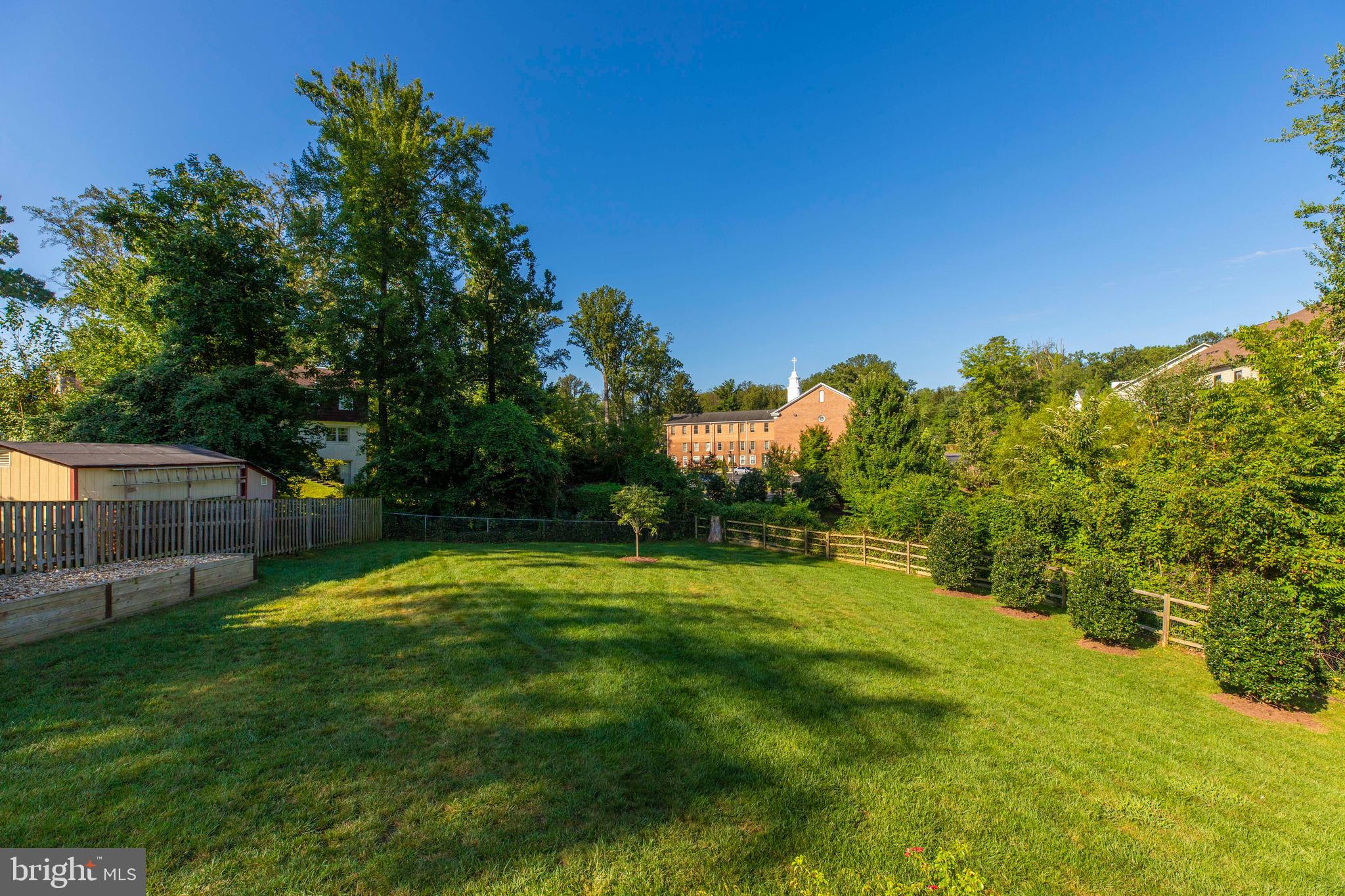 THE OAKS AT MCLEAN - Residential Lease