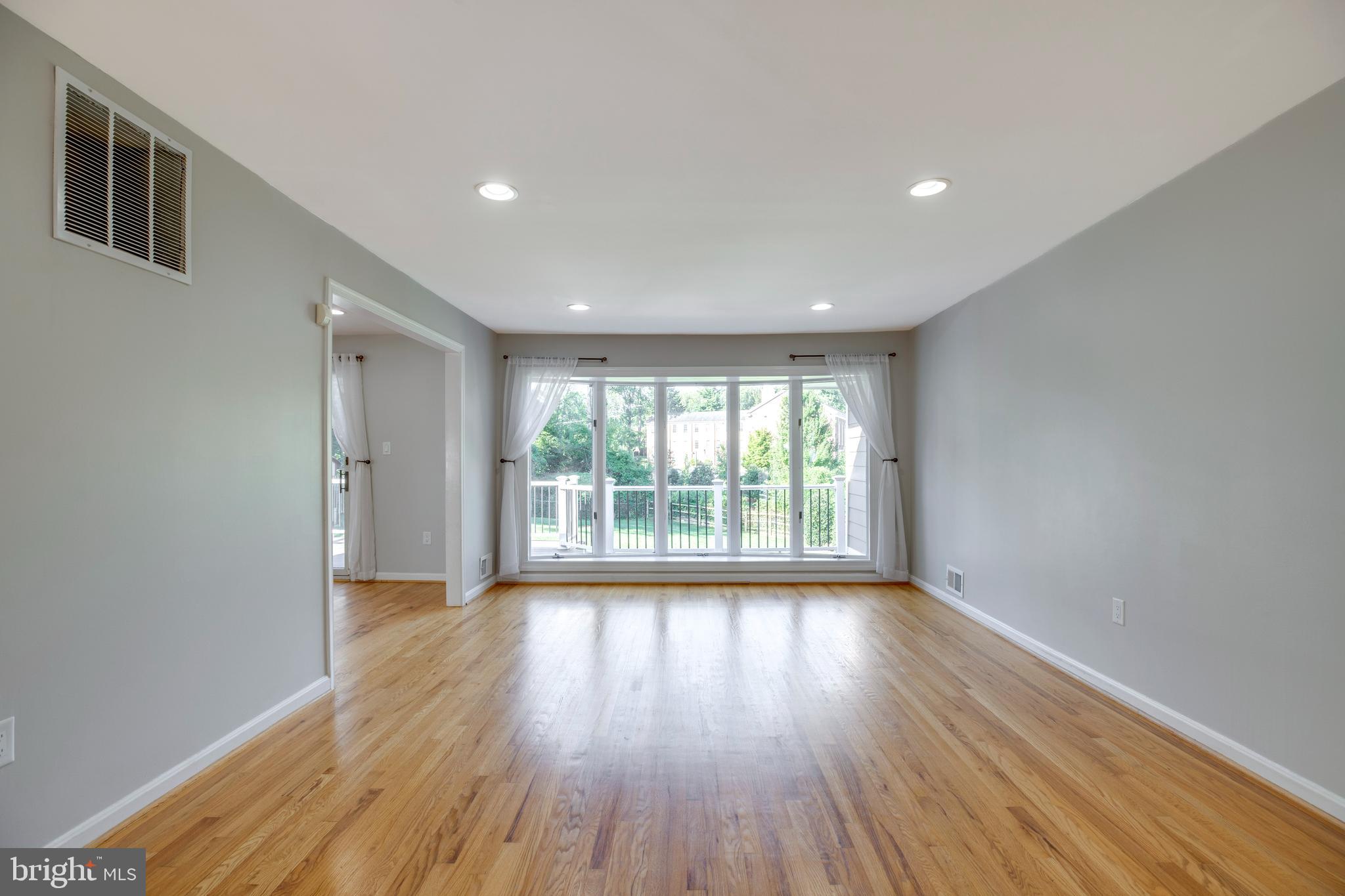 THE OAKS AT MCLEAN - Residential Lease