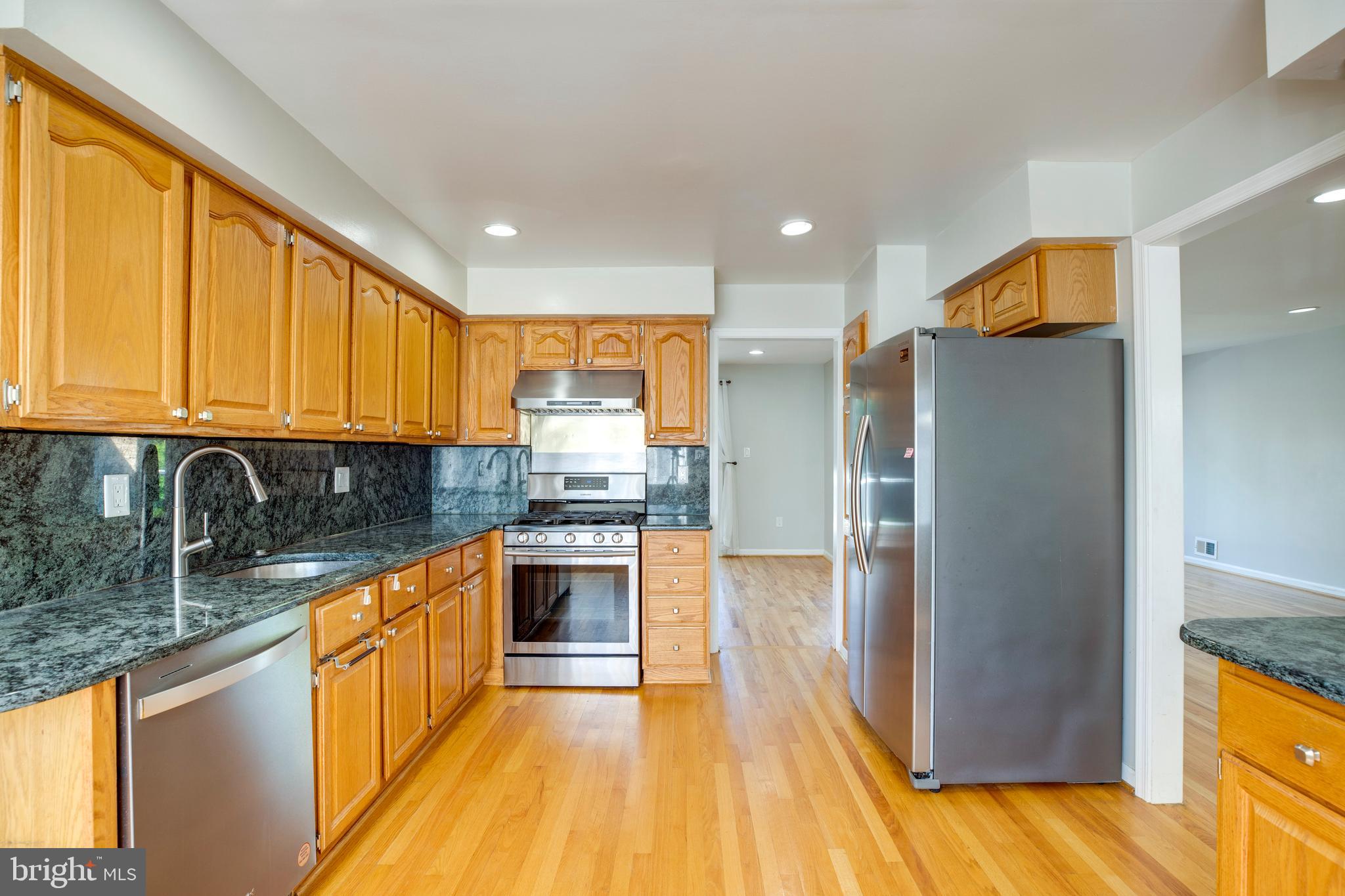 THE OAKS AT MCLEAN - Residential Lease