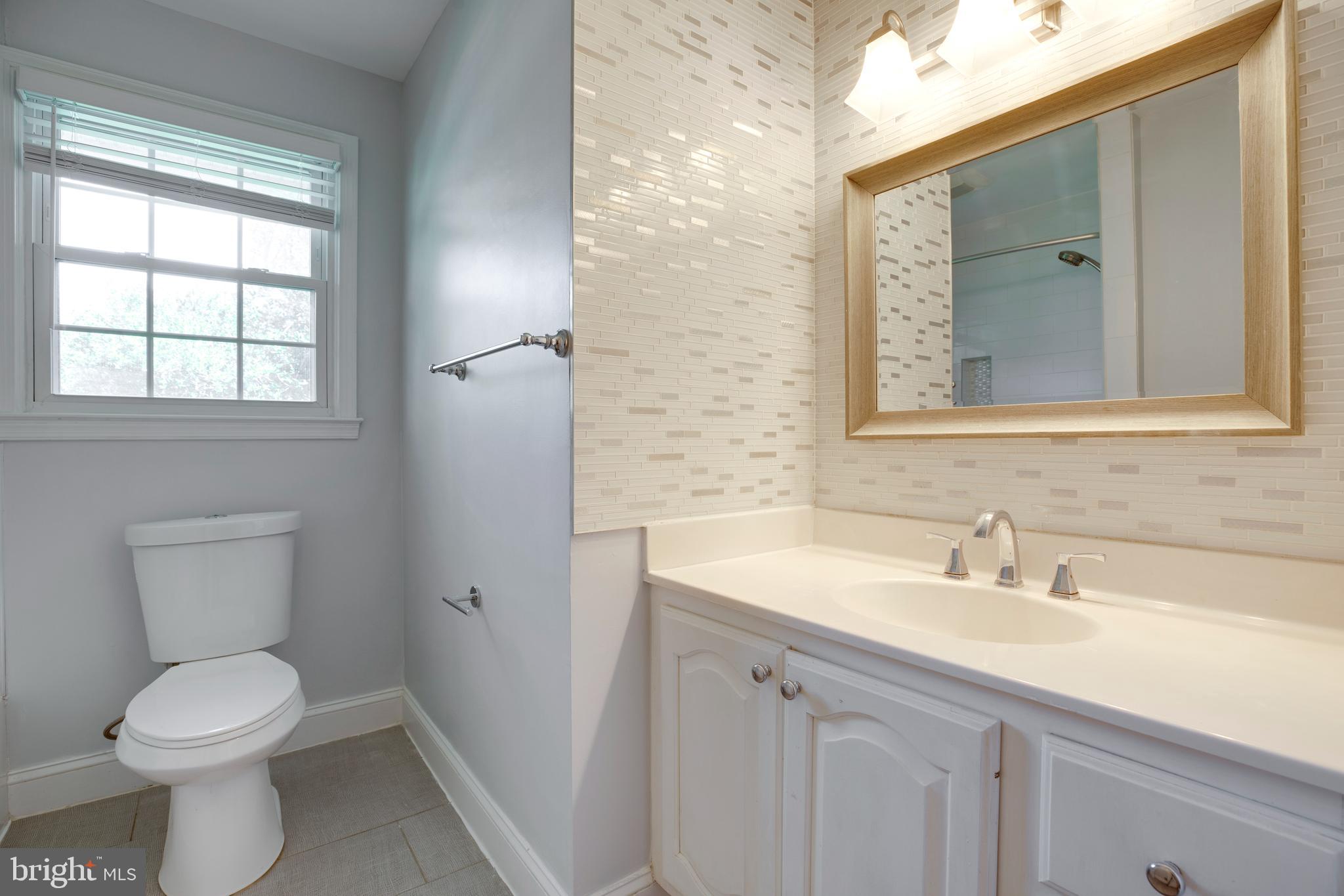 THE OAKS AT MCLEAN - Residential Lease