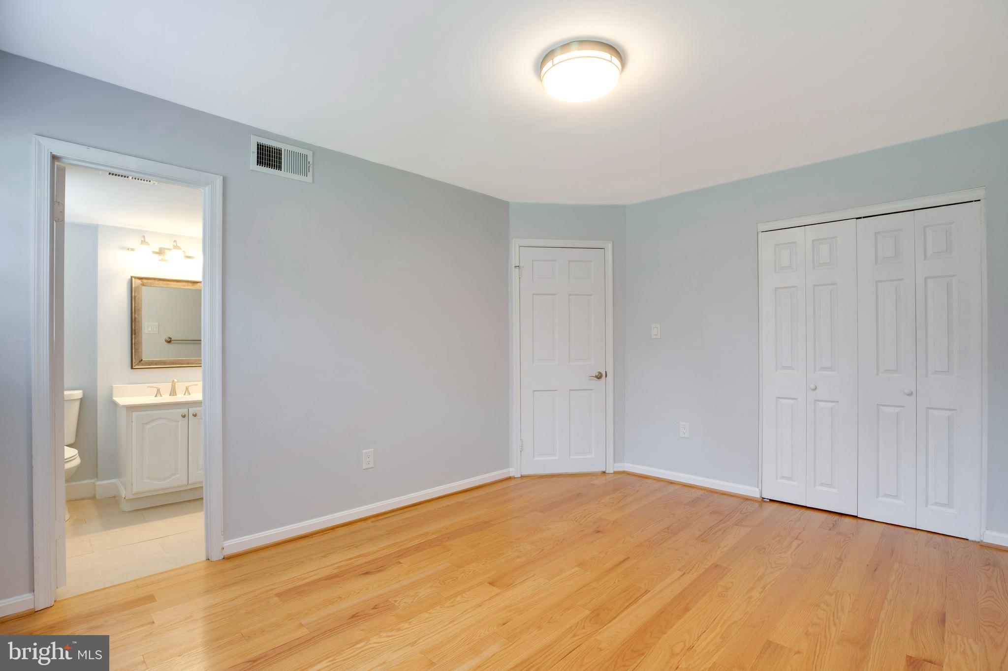 THE OAKS AT MCLEAN - Residential Lease