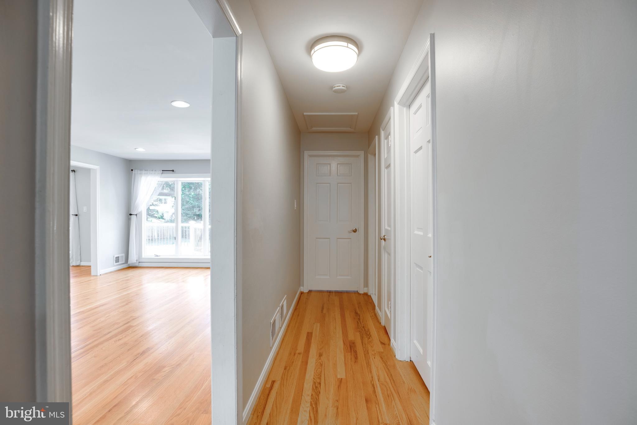 THE OAKS AT MCLEAN - Residential Lease