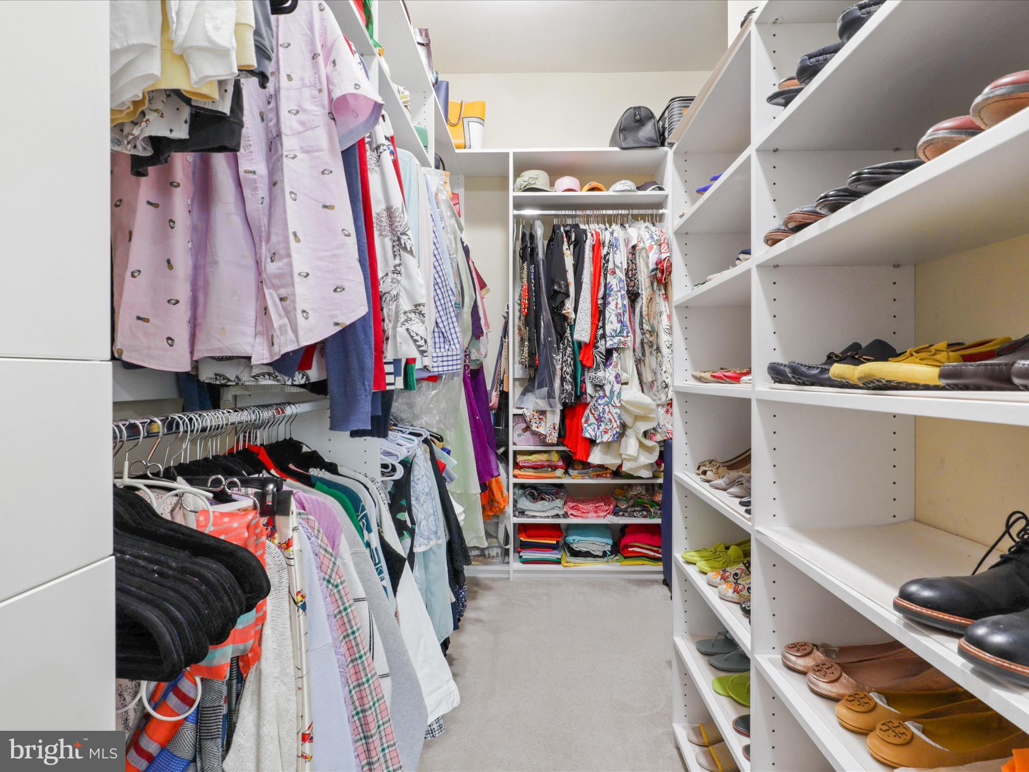 SEVEN HILLS - Residential