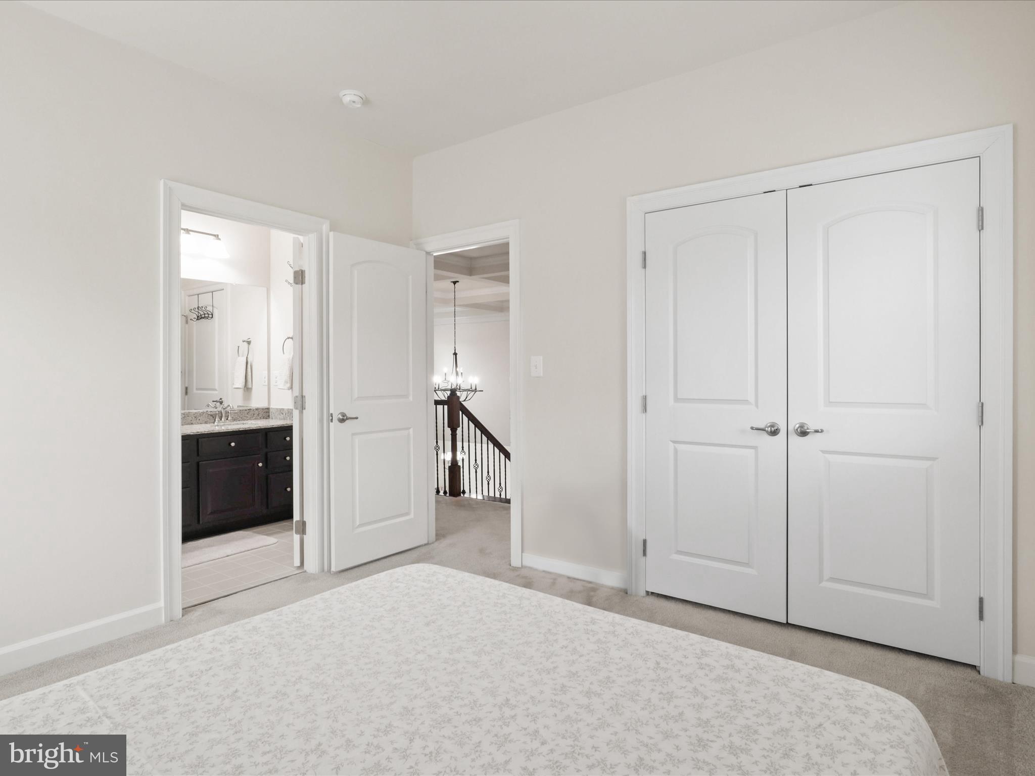 SEVEN HILLS - Residential