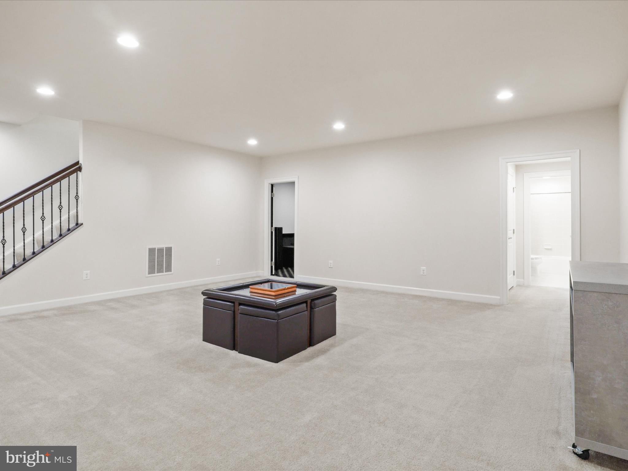 SEVEN HILLS - Residential