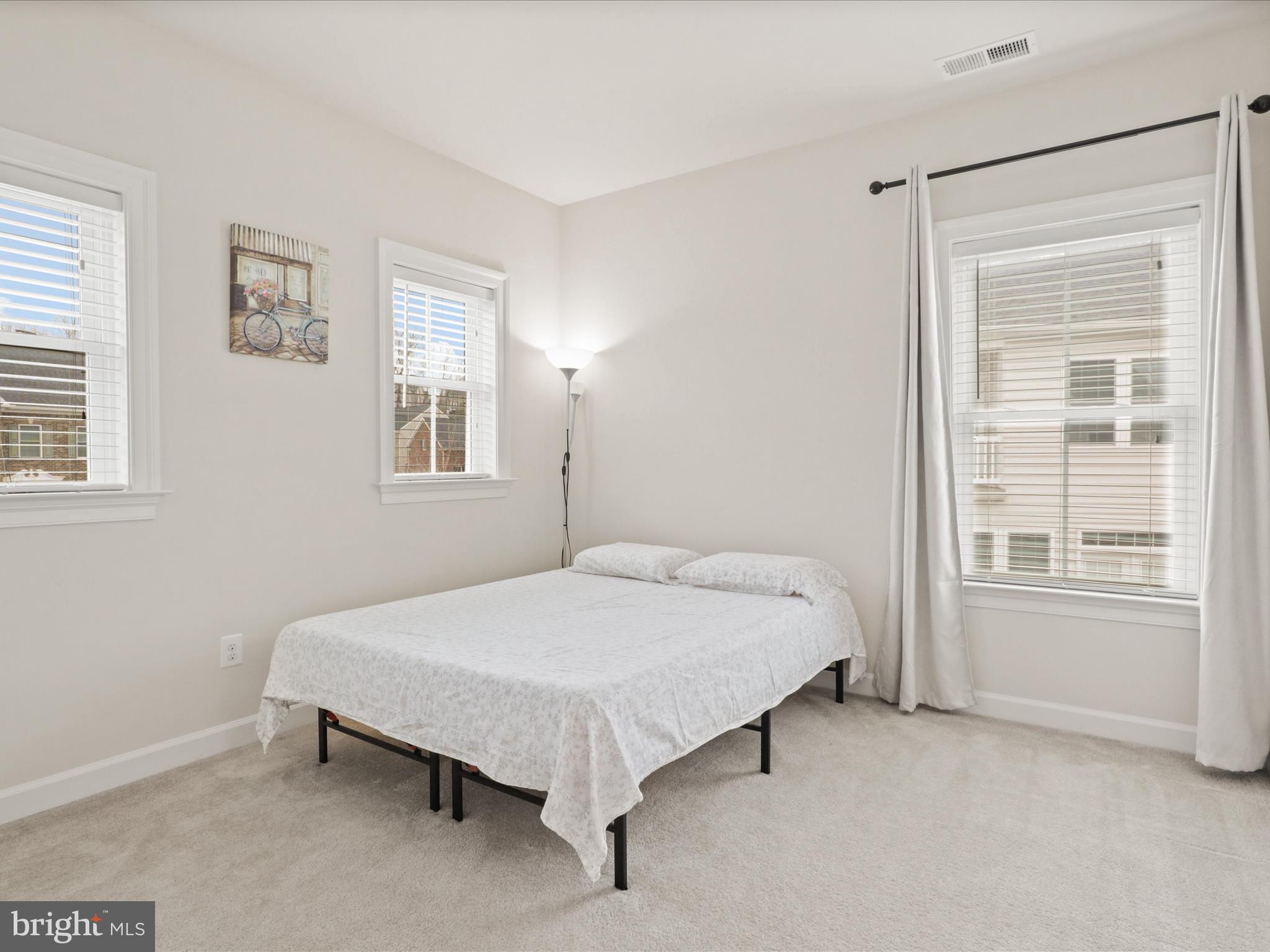 SEVEN HILLS - Residential