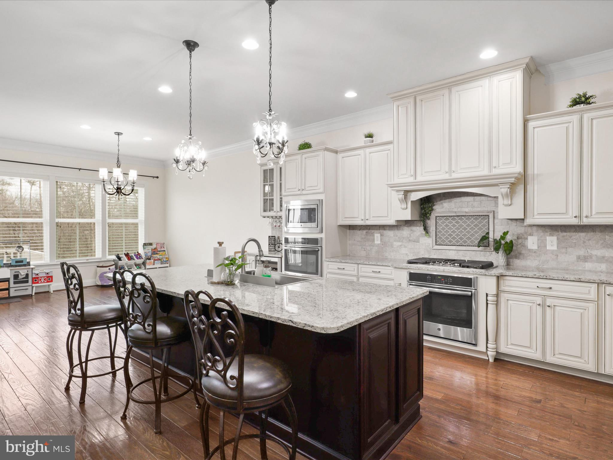 SEVEN HILLS - Residential