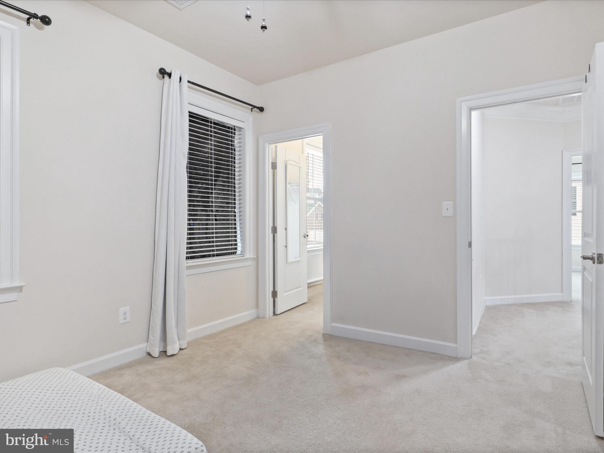 SEVEN HILLS - Residential