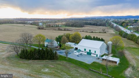 1122 W TRINDLE ROAD MECHANICSBURG PA 17055