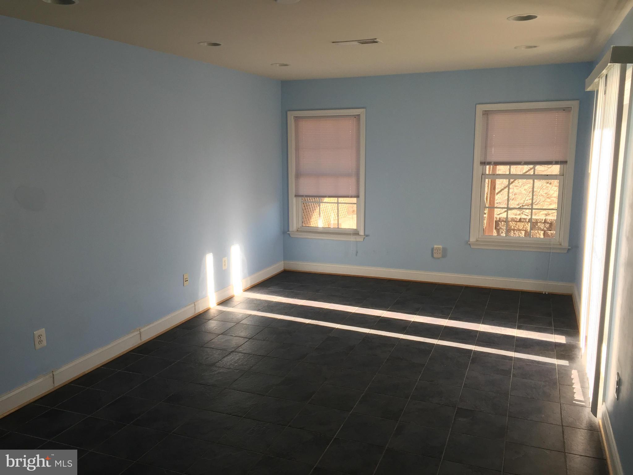 INDEPENDENCE - Residential Lease