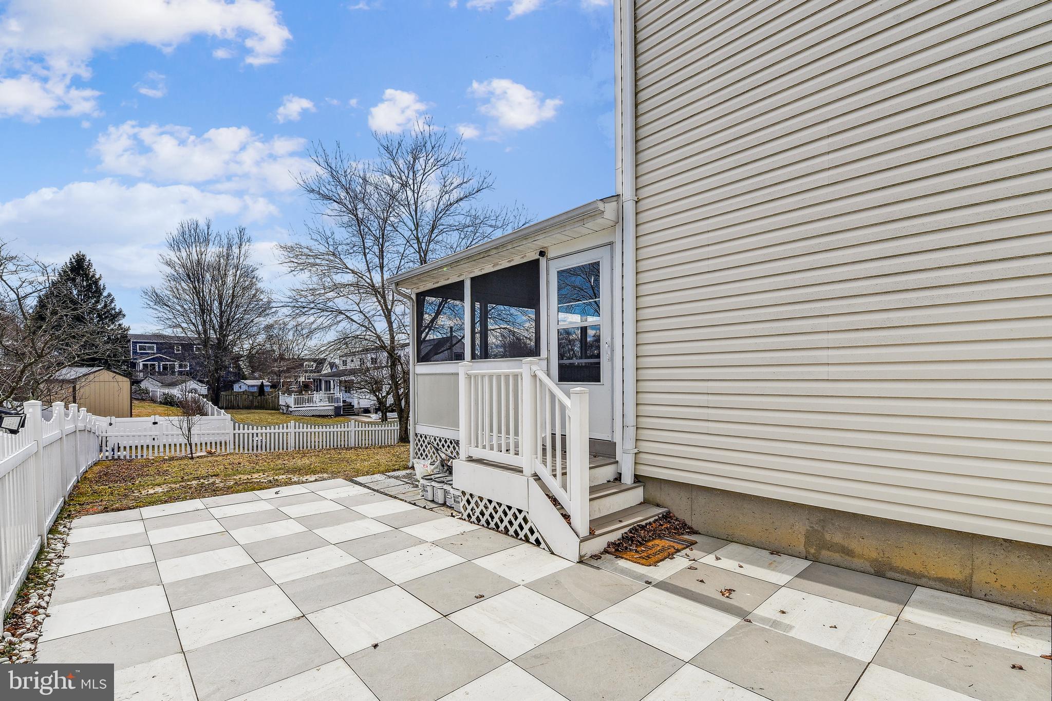 PERRY HALL - Residential