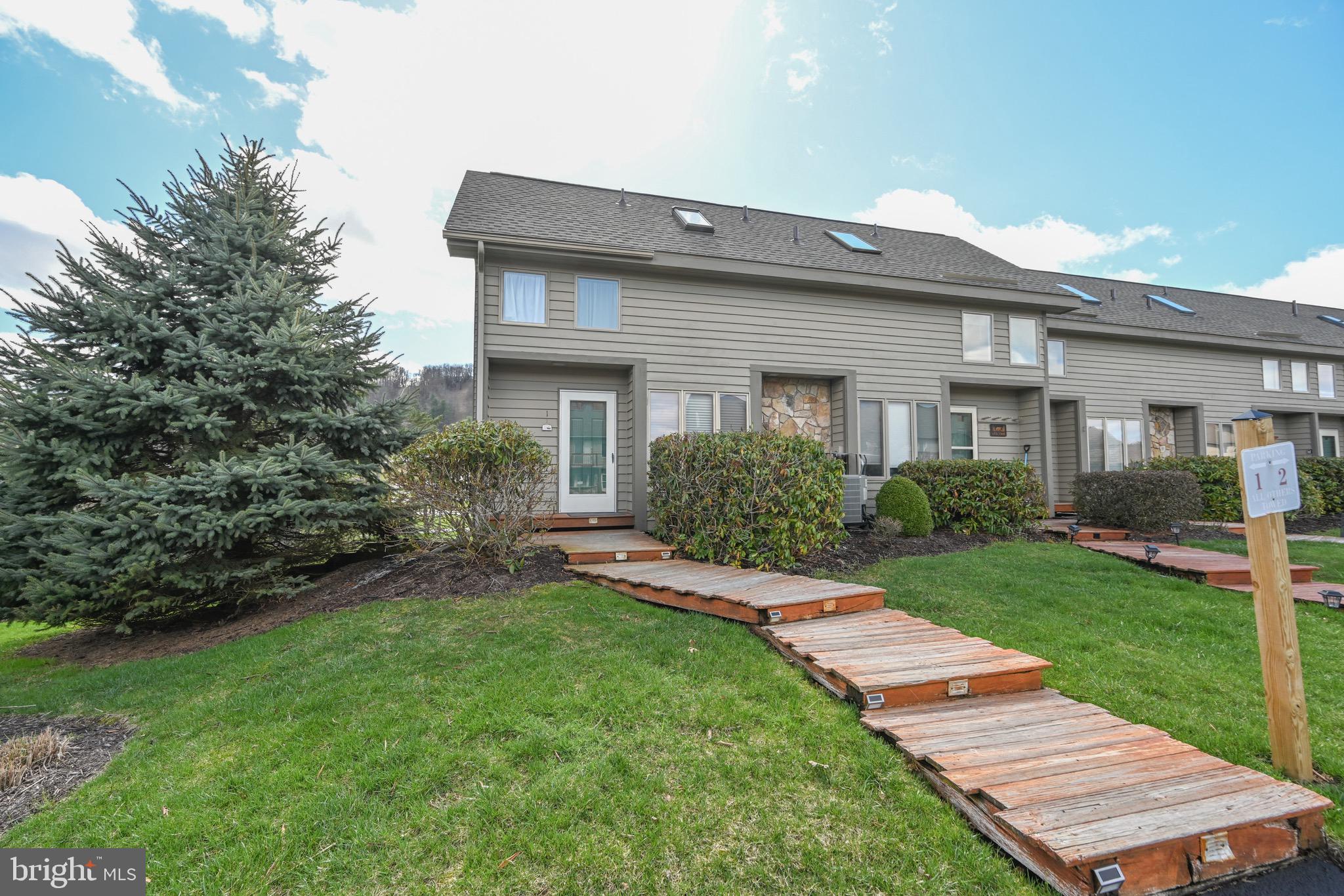 DEEP CREEK VILLAGE - Residential