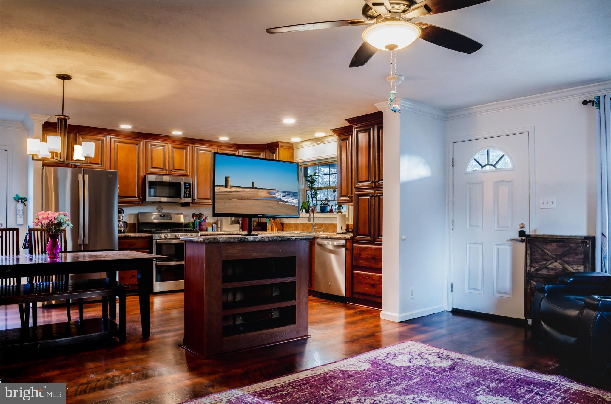 ANGOLA BEACH - Residential