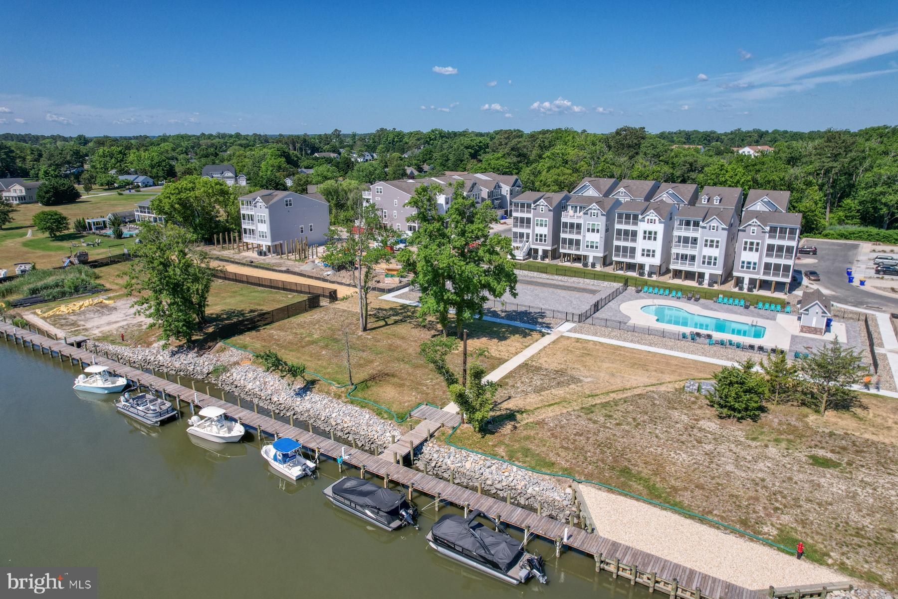 OYSTER HOUSE VILLAGE - Residential