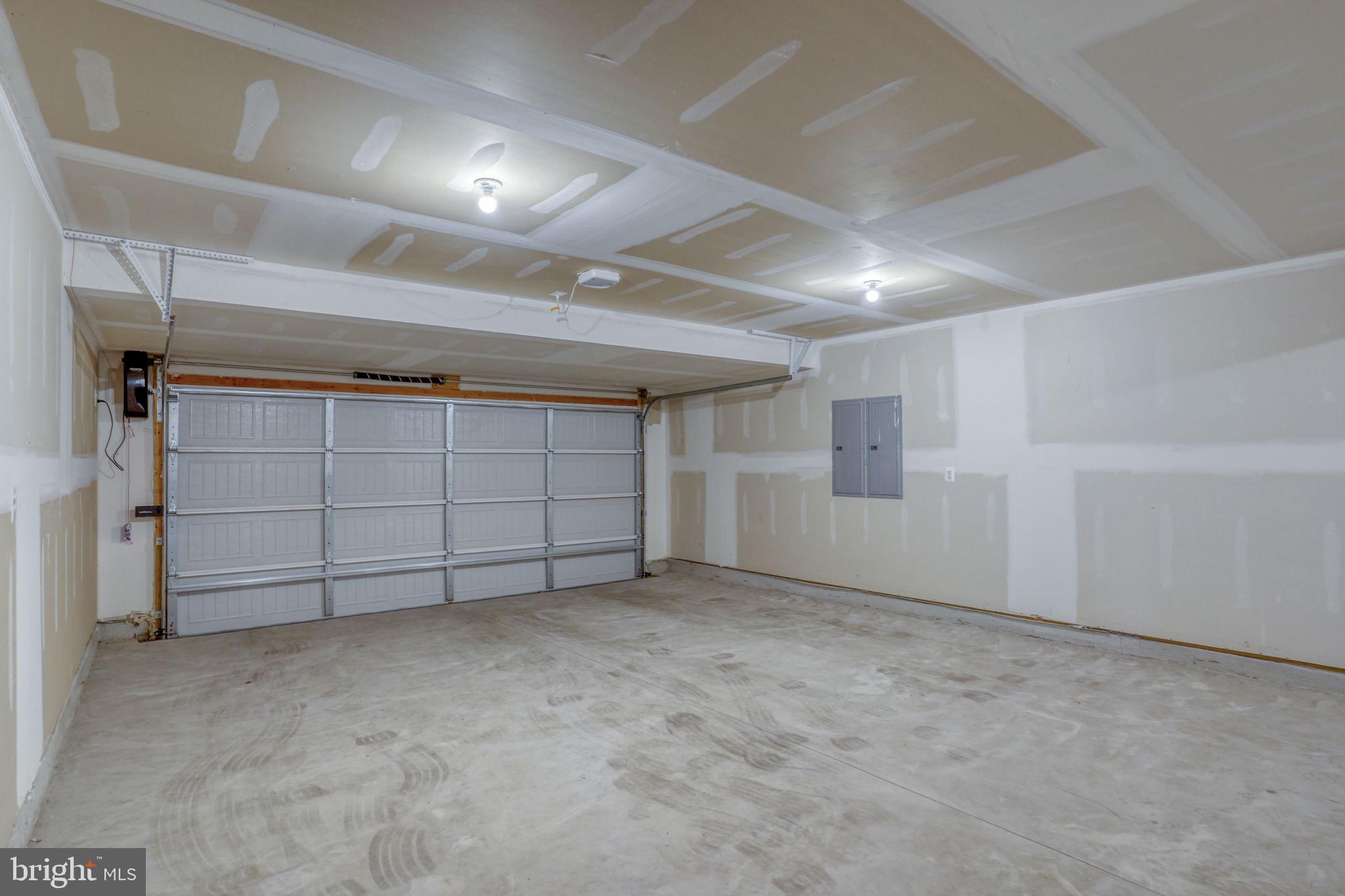 OYSTER HOUSE VILLAGE - Residential