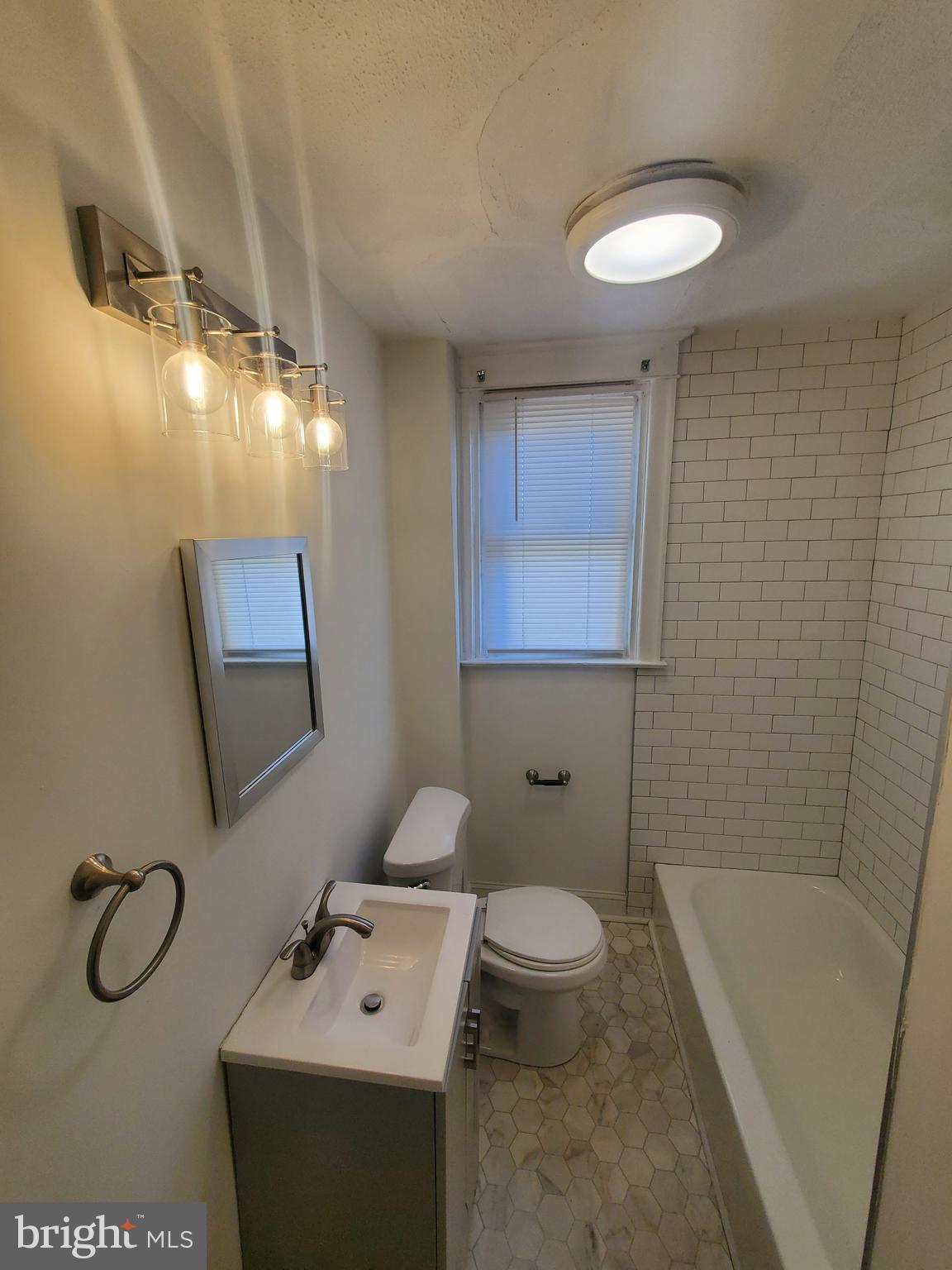 LAWNCREST - Residential Lease