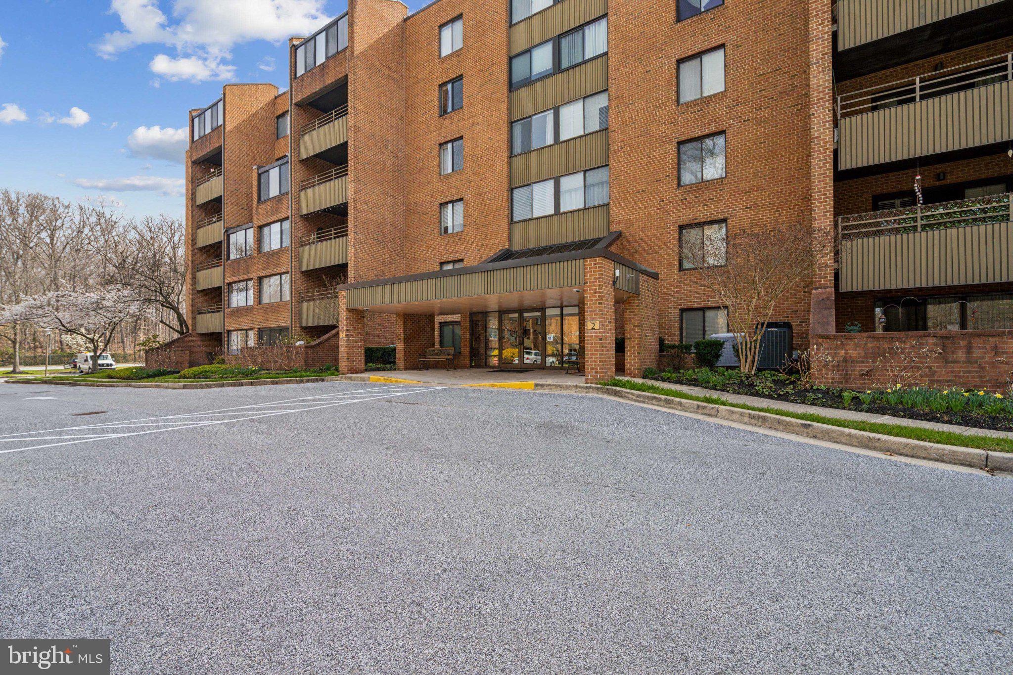 2 SOUTHERLY COURT 606