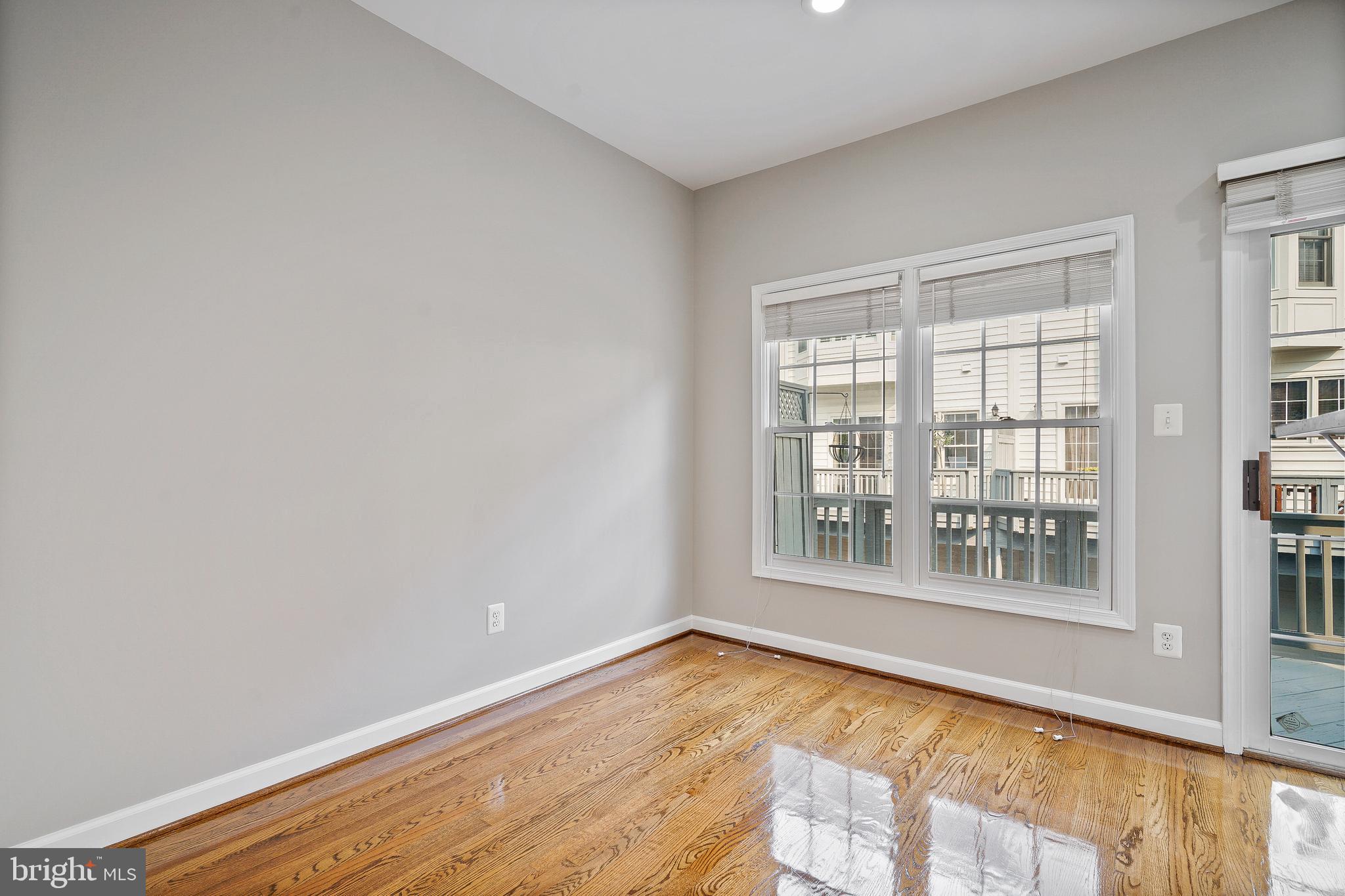 TYSONS VILLAGE - Residential